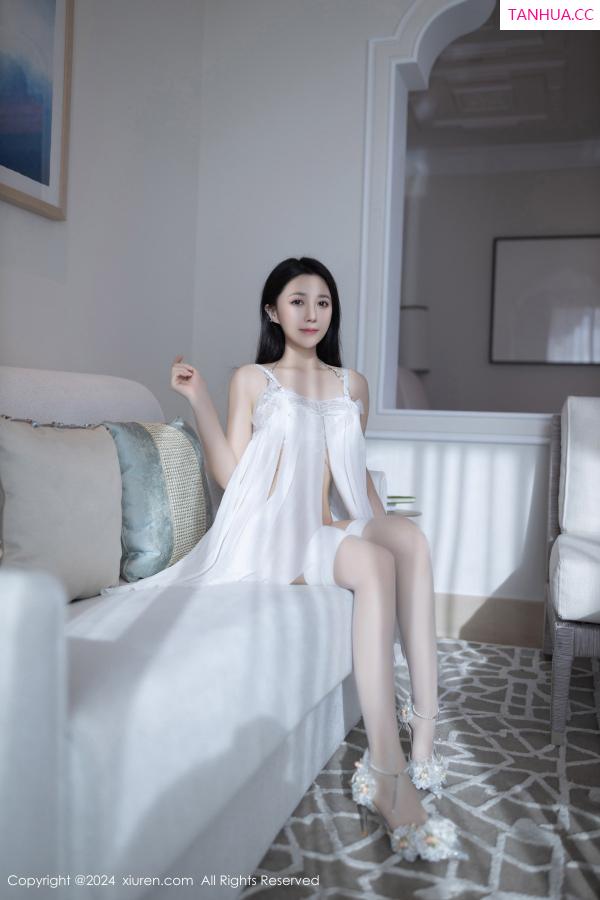鱼子酱fish  [XiuRen]高清写真图 2024.08.02 No.8962 鱼子酱Fish 丝袜美腿第3张图片